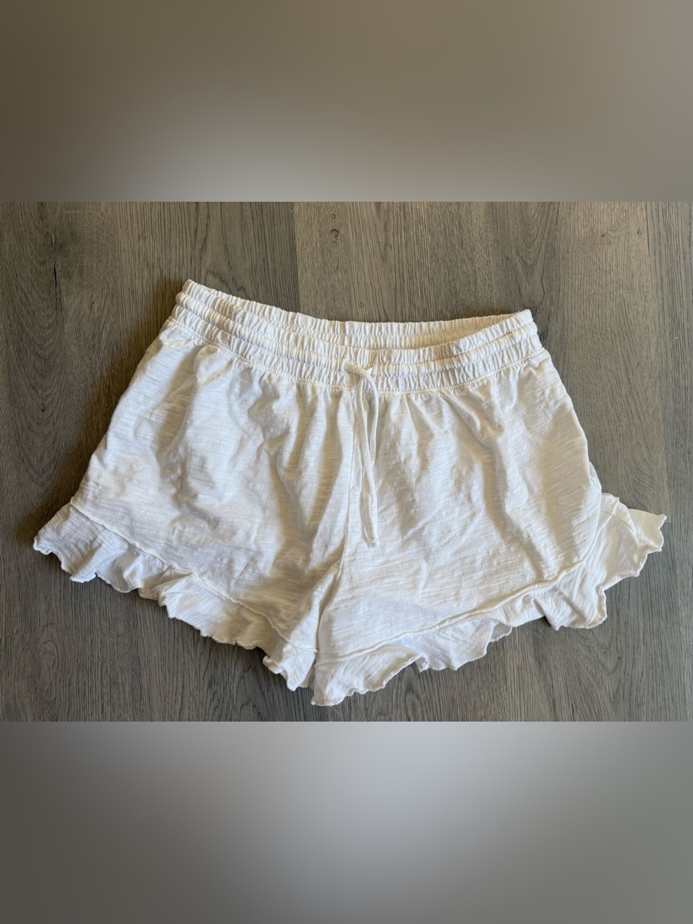Aerie High Waisted Flirty Ruffle Shorts NWOT Sz Medium